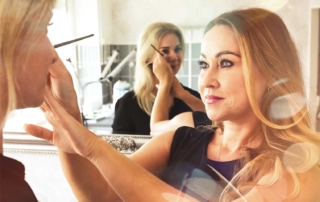 Mit einem Hightech-Stift gegen Falten und Warzen – df COSMETICS im MAZ Interview.